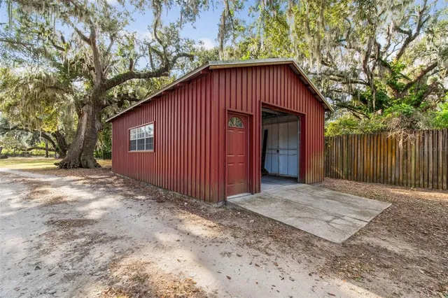 $867,000 | 1900 Capri Road, Valrico, FL 33594