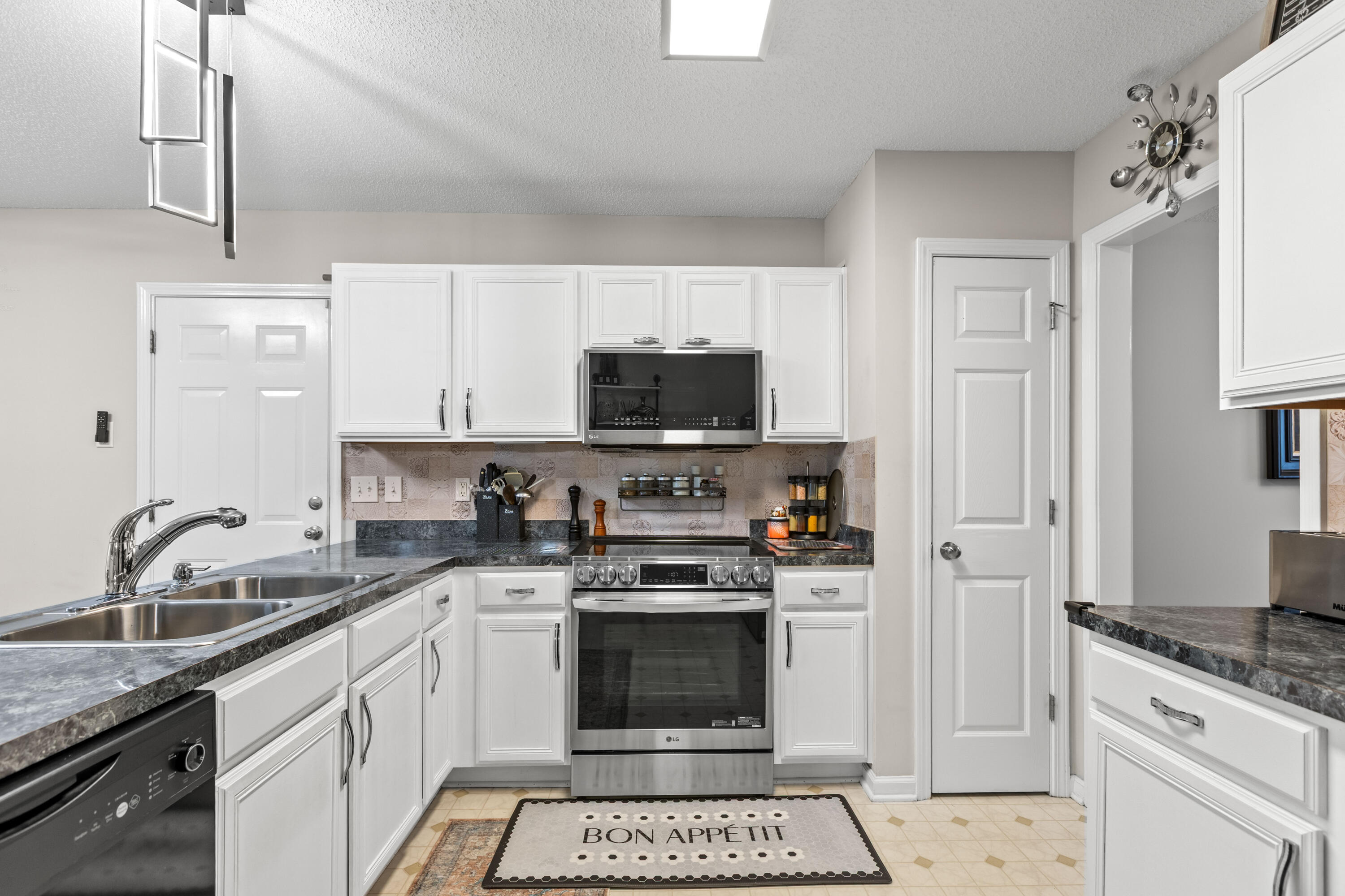 7920 New Ryder Road North Charleston, SC 29406 - Photo 3 of 22 7920-New-Ryder-Road-15