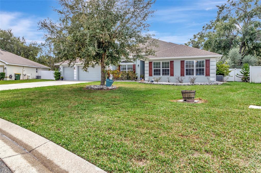 2301 Angel Fish Loop Leesburg, FL 34748 - Photo 30 of 33 Gallery Image 30