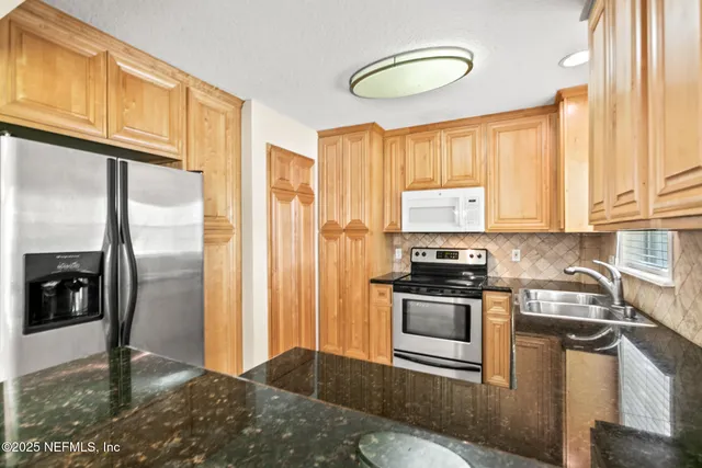 $164,900 | 3434 Blanding Boulevard, Unit 201, Jacksonville, FL 32210