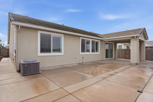 $689,850 | 2131 Satinleaf Drive, Riverbank, CA 95367