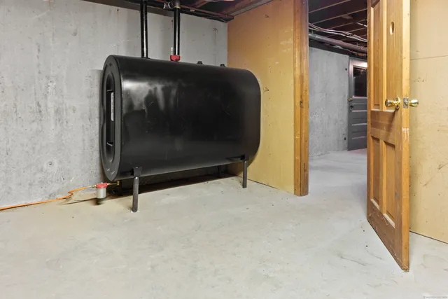 $485,000 | 296 Liberty Highway, Putnam, CT 06260