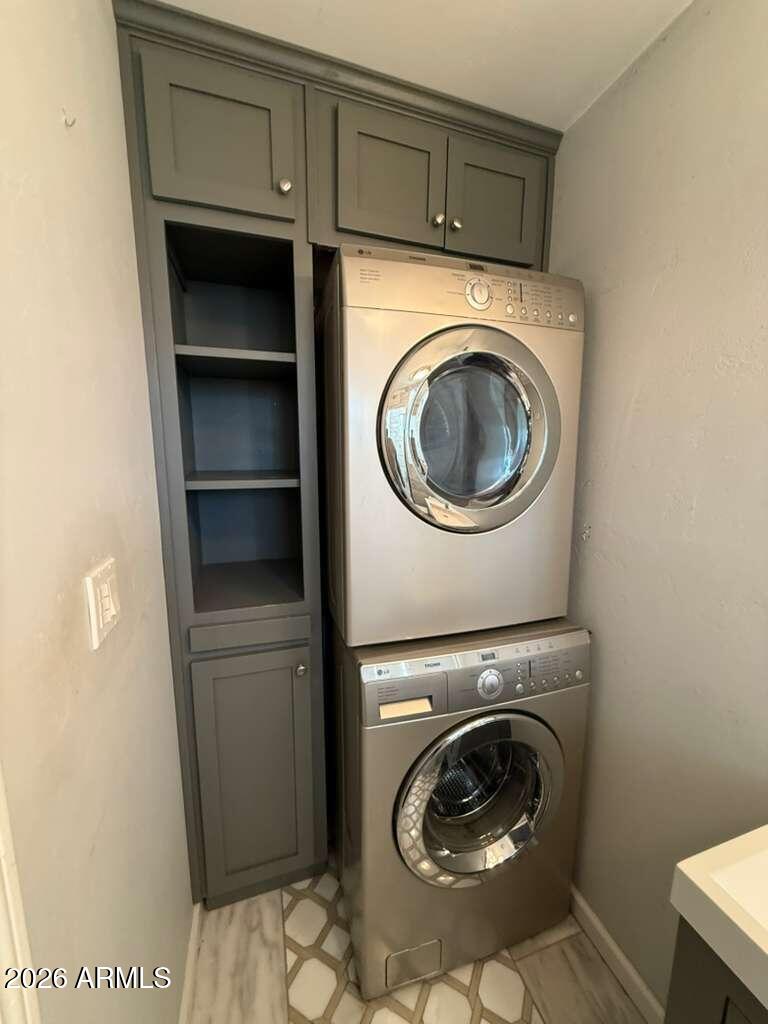 3110 East 13th Street Douglas, AZ 85607 - Photo 11 of 42 a utility room with dryer and washer