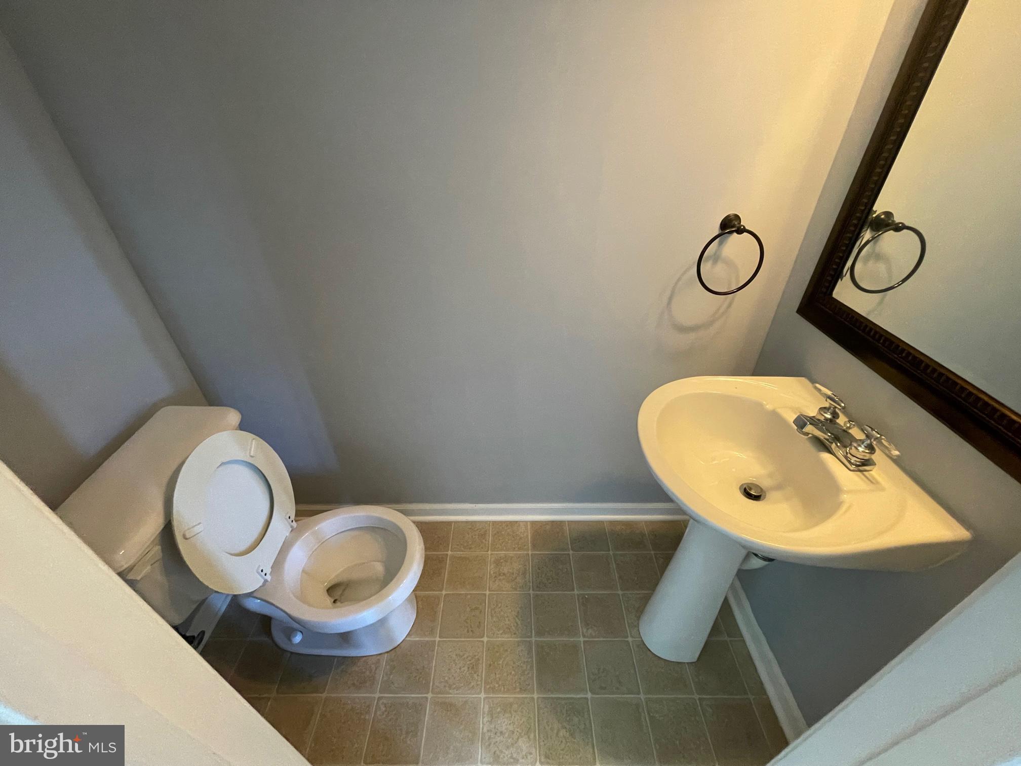 45292 Rumsford Lane California, MD 20619 - Photo 10 of 14 Hallbath