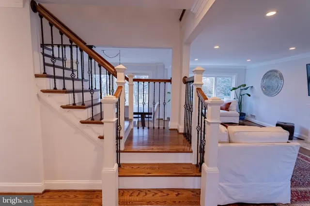 $5,400 | 308 Old Courthouse Road Northeast, Vienna, VA 22180