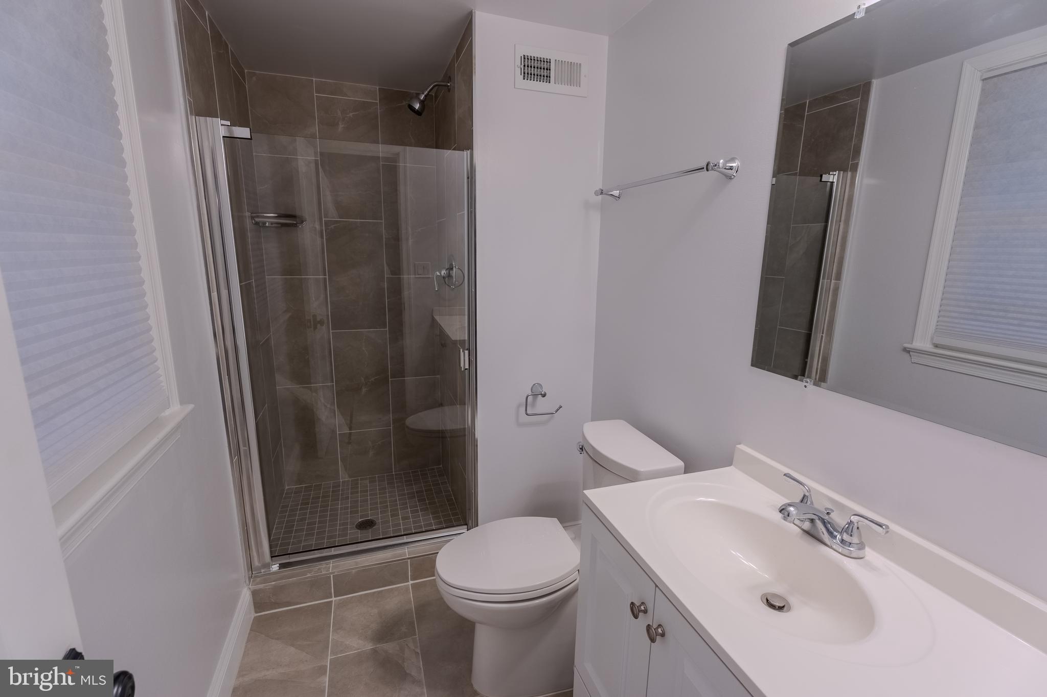 308 Old Courthouse Road Northeast Vienna, VA 22180 - Photo 17 of 35