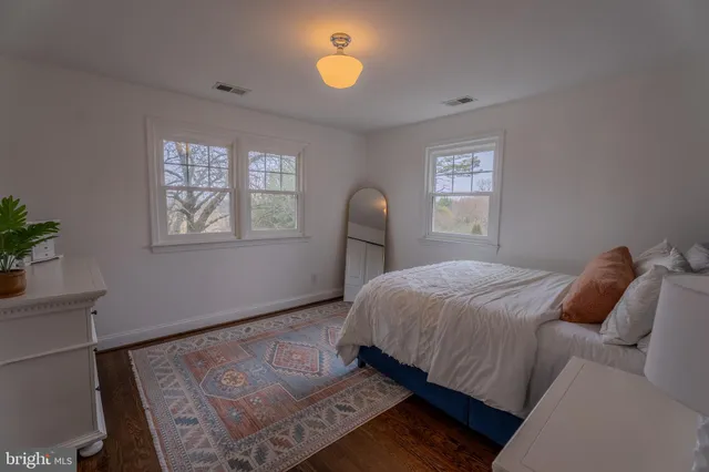 $5,400 | 308 Old Courthouse Road Northeast, Vienna, VA 22180