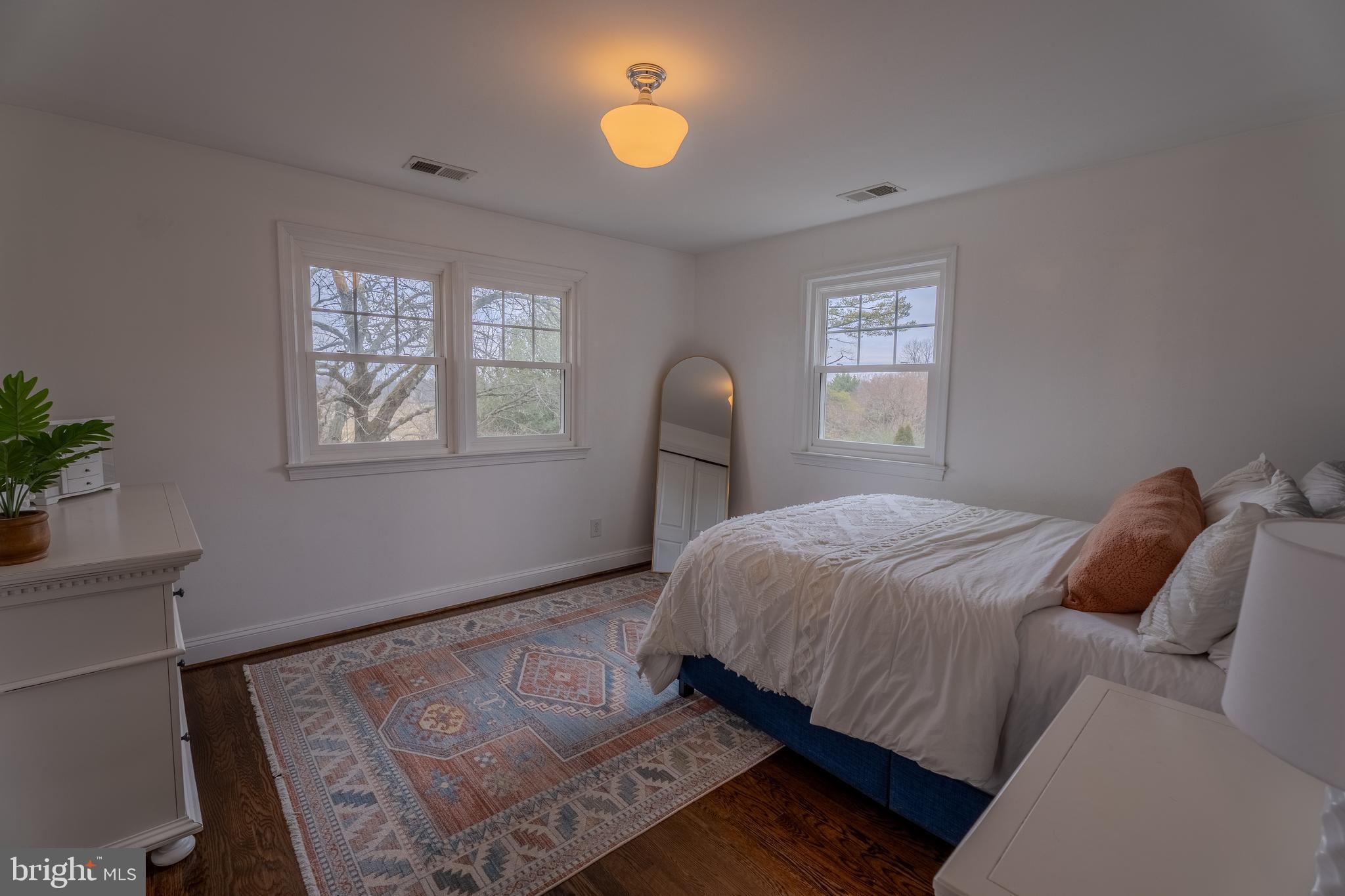 308 Old Courthouse Road Northeast Vienna, VA 22180 - Photo 18 of 35