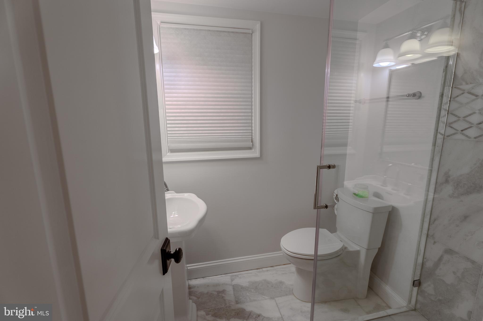 308 Old Courthouse Road Northeast Vienna, VA 22180 - Photo 19 of 35