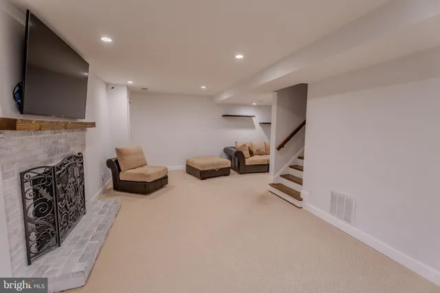 $5,400 | 308 Old Courthouse Road Northeast, Vienna, VA 22180