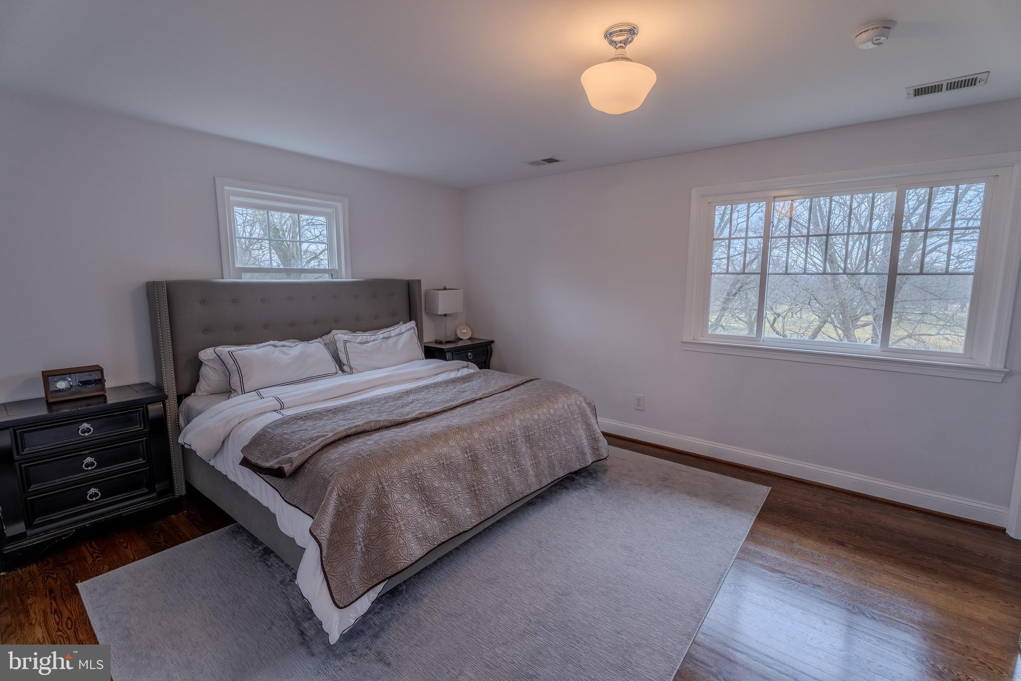 308 Old Courthouse Road Northeast Vienna, VA 22180 - Photo 5 of 35