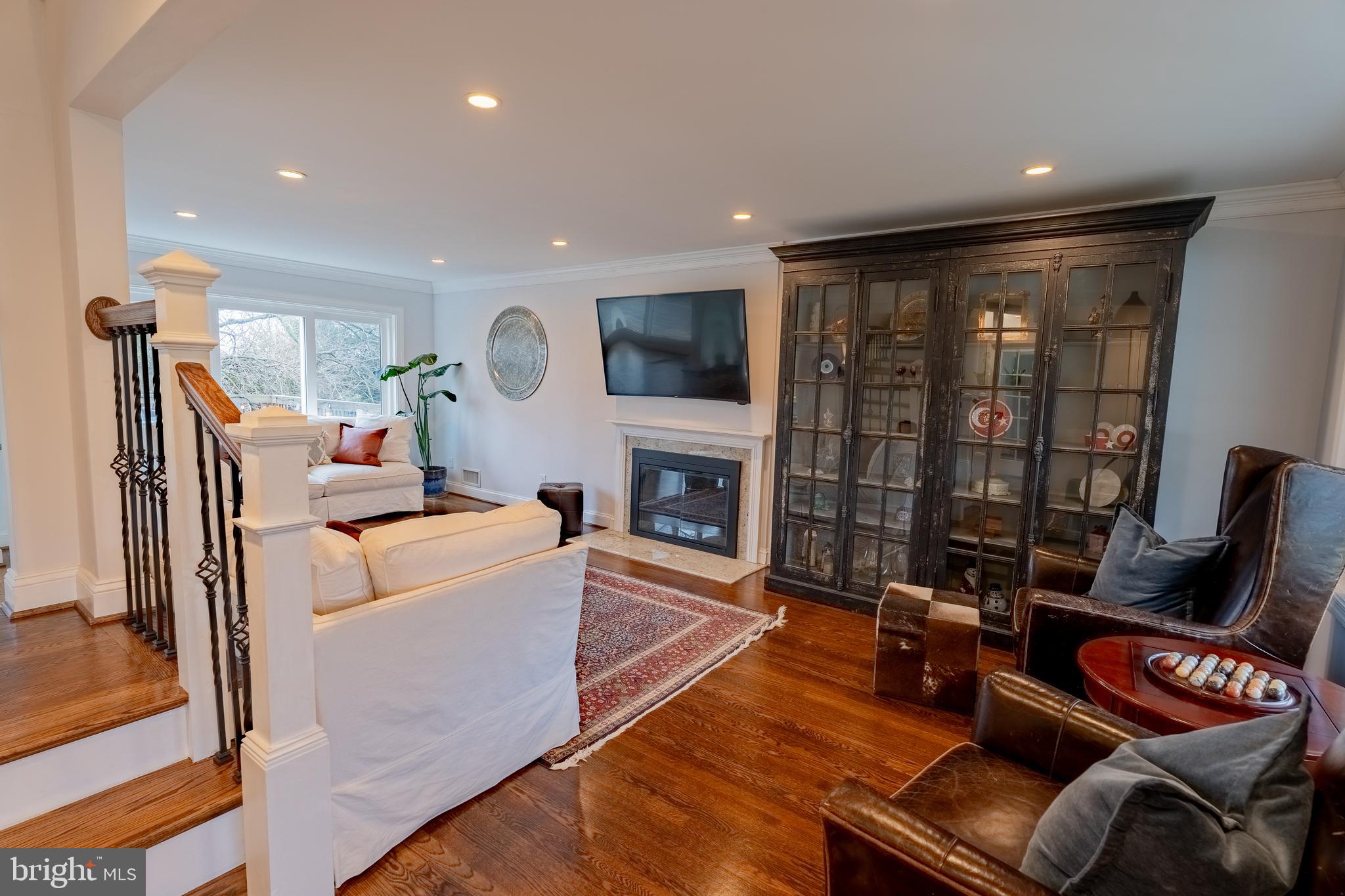 308 Old Courthouse Road Northeast Vienna, VA 22180 - Photo 8 of 35