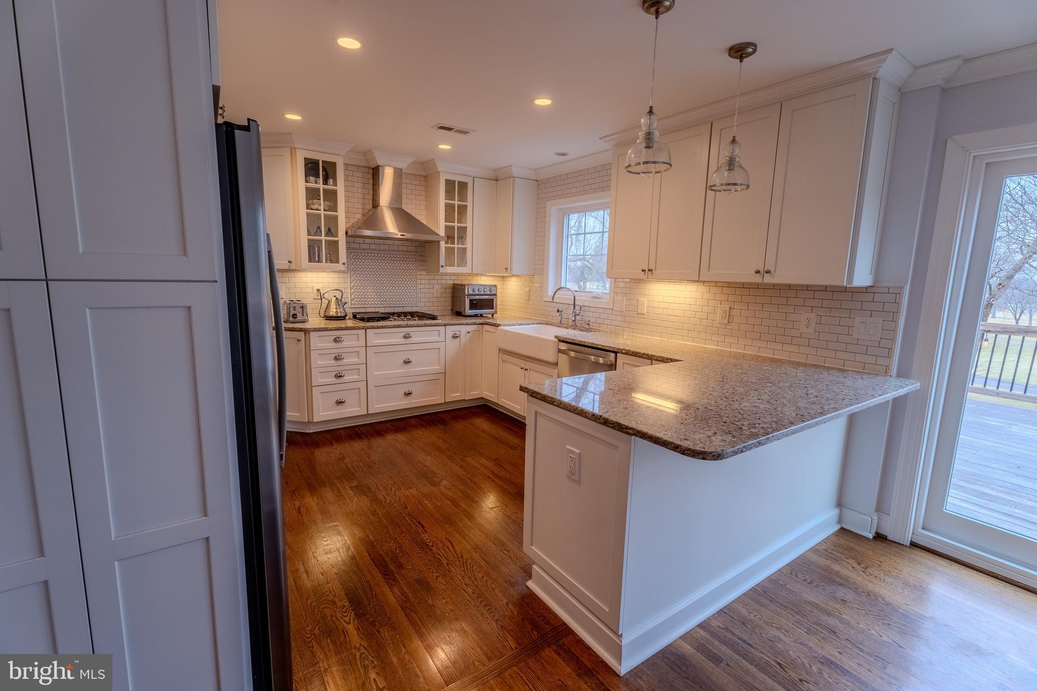 308 Old Courthouse Road Northeast Vienna, VA 22180 - Photo 10 of 35