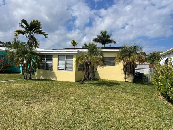 $2,300 | 1635 Moffett Street, Hollywood, FL 33020