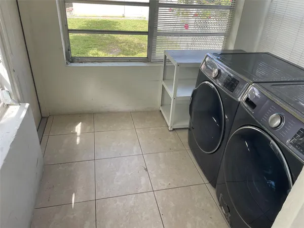 $2,300 | 1635 Moffett Street, Hollywood, FL 33020