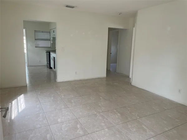 $2,300 | 1635 Moffett Street, Hollywood, FL 33020
