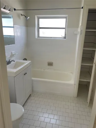 $2,300 | 1635 Moffett Street, Hollywood, FL 33020