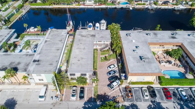 $1,700 | 2621 Northeast 1st Street, Unit 10, Pompano Beach, FL 33062