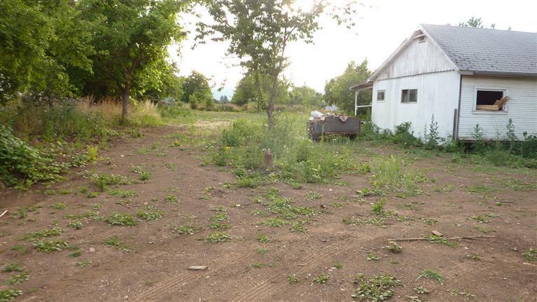 1502 Thomas Road Medford, OR 97501 - Photo 10 of 13 STRUCTURES ARE OF LITTLE OR NO VALUE