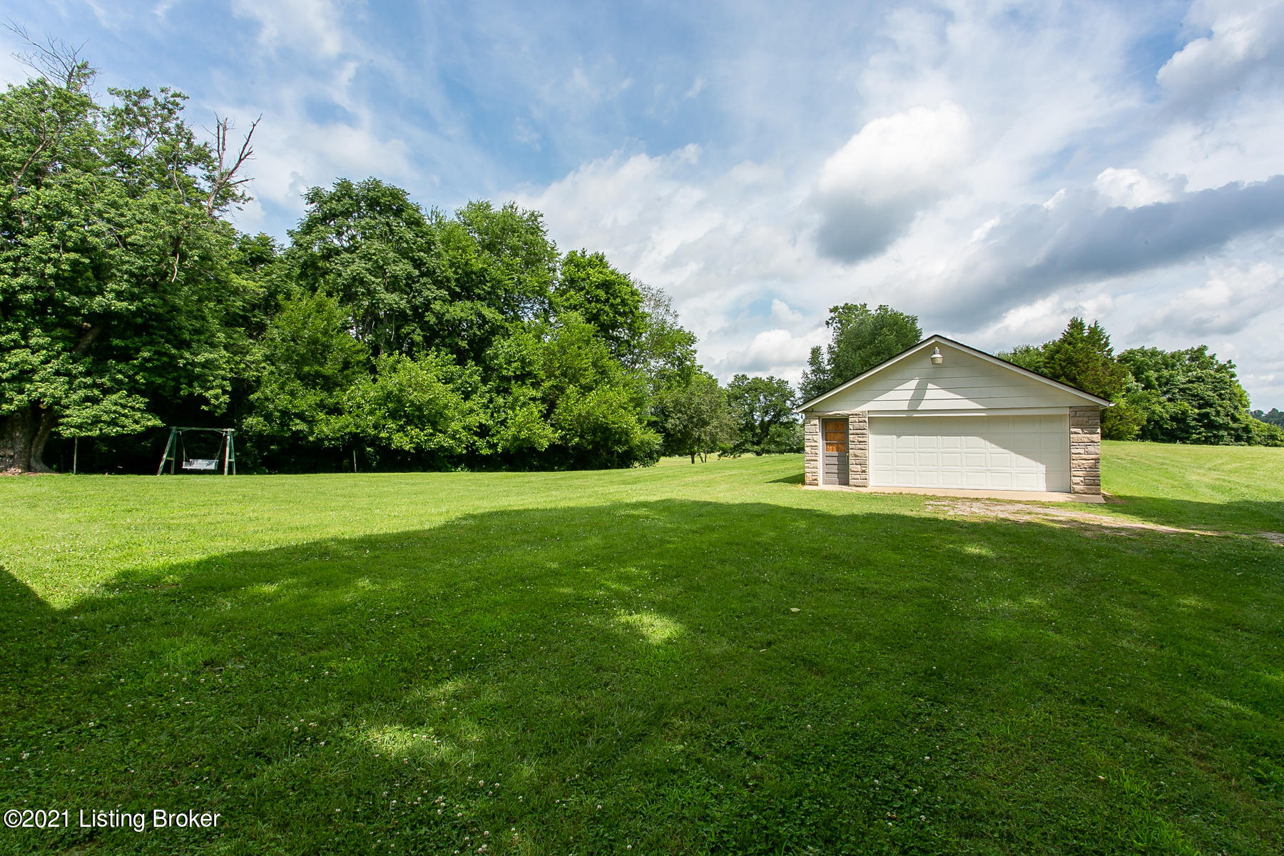 4705 Valley Station Road Louisville, KY 40272 - Photo 27 of 38 4705 Valley Station Rd-29