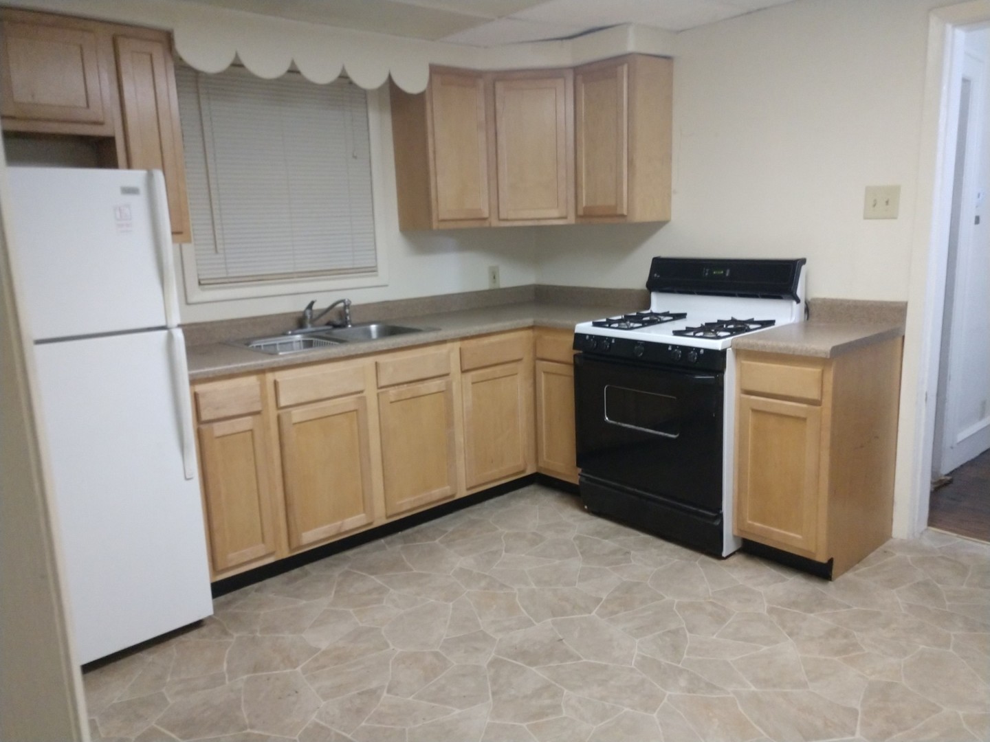 706 West Front Street Bloomington, IL 61701 - Photo 10 of 28