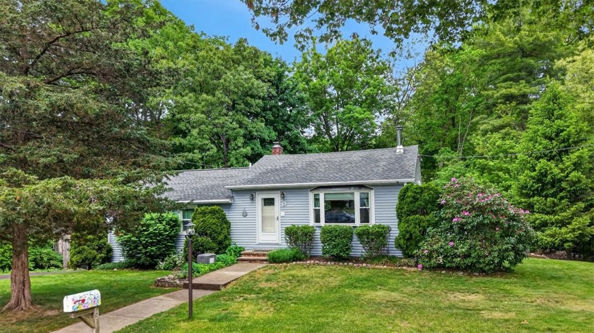 9 Friendship Lane Smithfield, RI 02917 - Photo 2 of 50