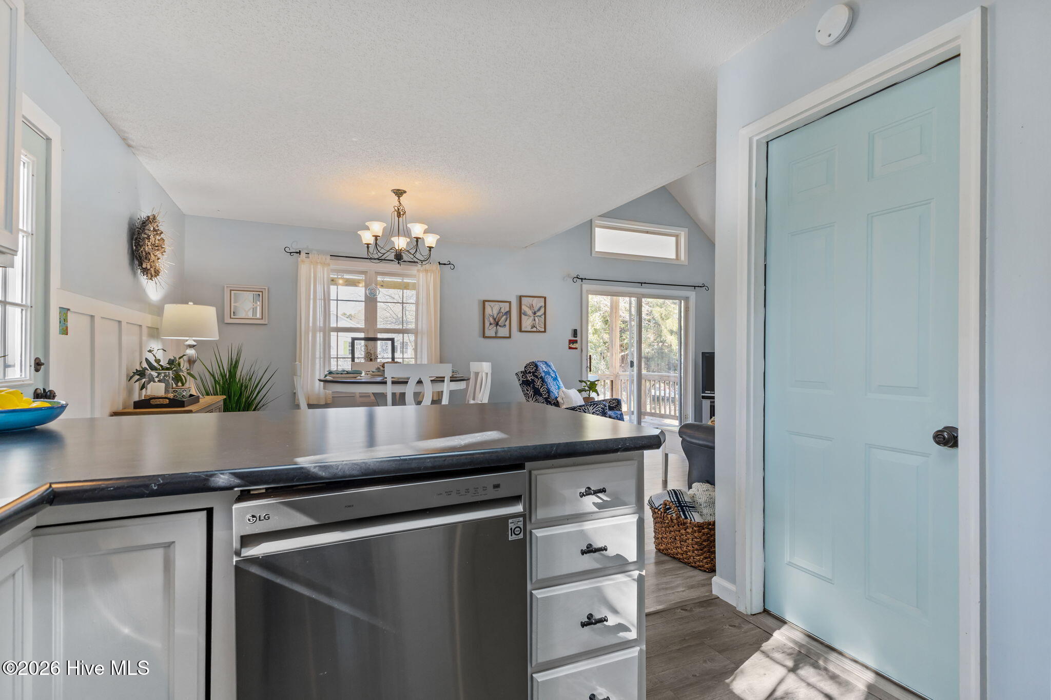 9253 Osprey Ridge Drive Emerald Isle, NC 28594 - Photo 13 of 38 Kitchen