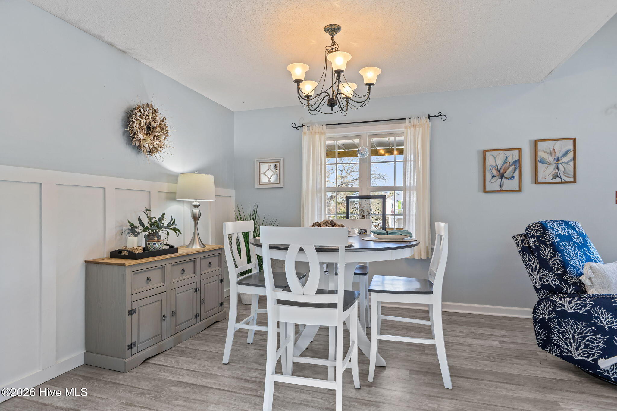9253 Osprey Ridge Drive Emerald Isle, NC 28594 - Photo 9 of 38 Dining room
