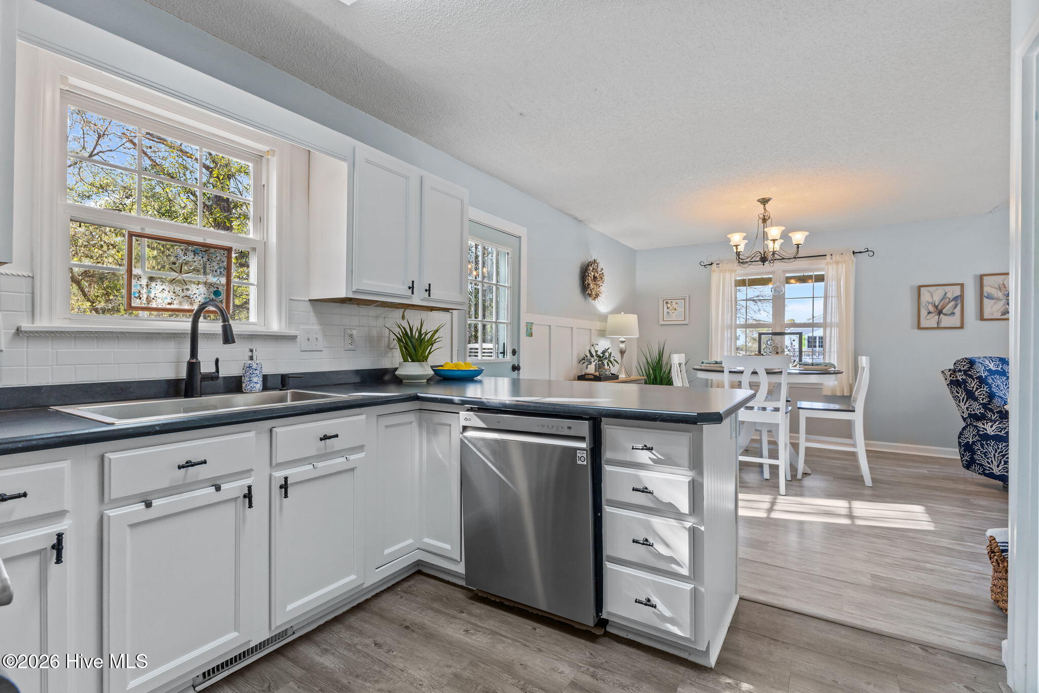 9253 Osprey Ridge Drive Emerald Isle, NC 28594 - Photo 10 of 38 Kitchen