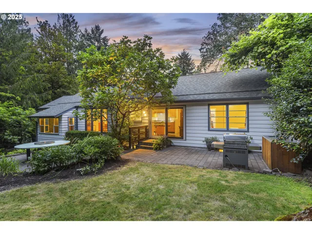 $1,200,000 | 10505 South Hedlund Avenue, Portland, OR 97219