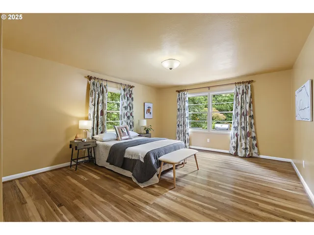 $1,200,000 | 10505 South Hedlund Avenue, Portland, OR 97219