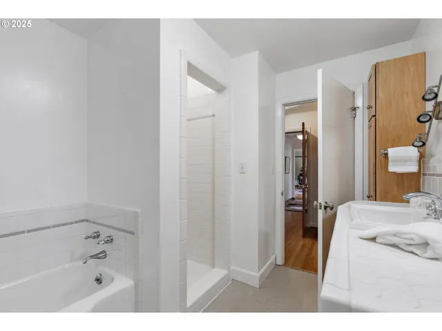 $1,200,000 | 10505 South Hedlund Avenue, Portland, OR 97219