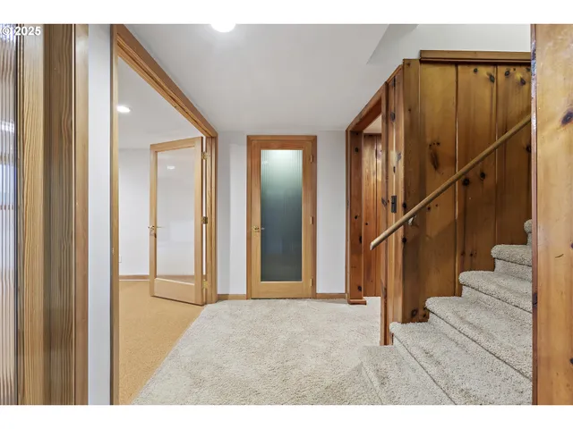 $1,200,000 | 10505 South Hedlund Avenue, Portland, OR 97219