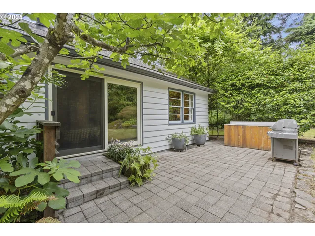 $1,200,000 | 10505 South Hedlund Avenue, Portland, OR 97219