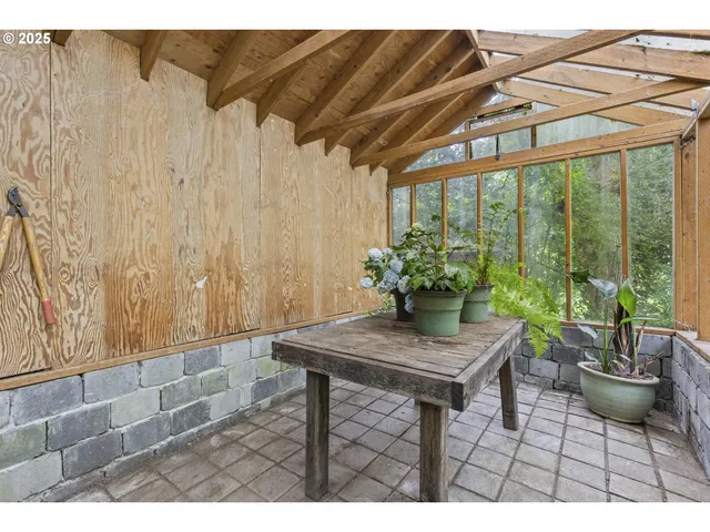 $1,200,000 | 10505 South Hedlund Avenue, Portland, OR 97219