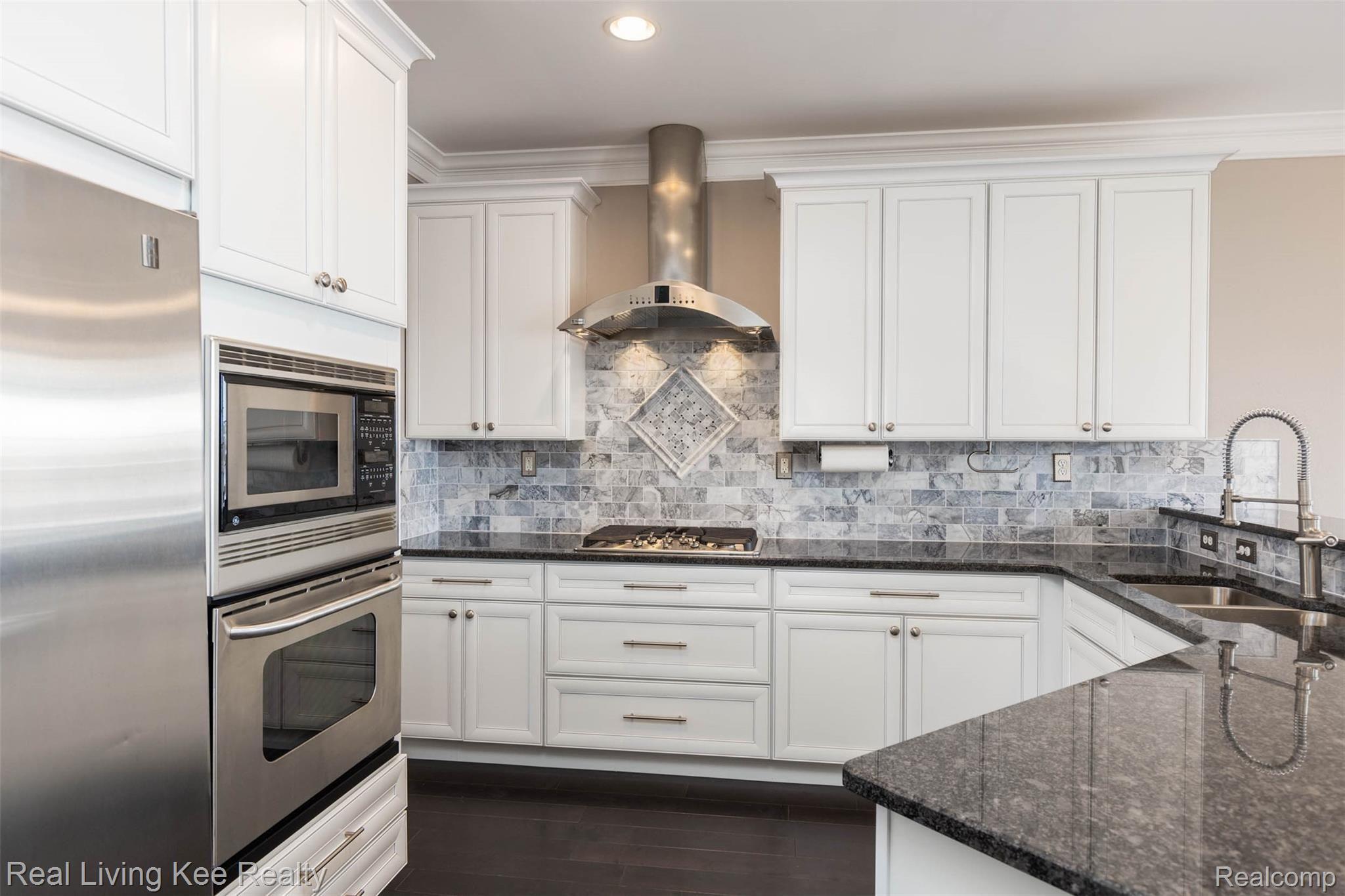24775 Reeds Pointe Drive Novi, MI 48374 - Photo 15 of 38 24775 Reeds Pointe Dr-17.jpg