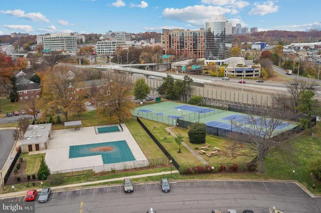 $3,200 | 1225 Martha Custis Drive, Unit 1119, Alexandria, VA 22302