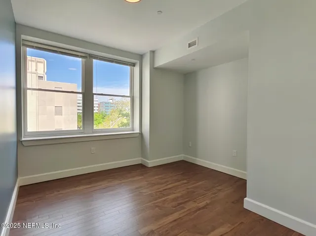 $1,098 | 218 East Church Street, Unit 201, Jacksonville, FL 32202