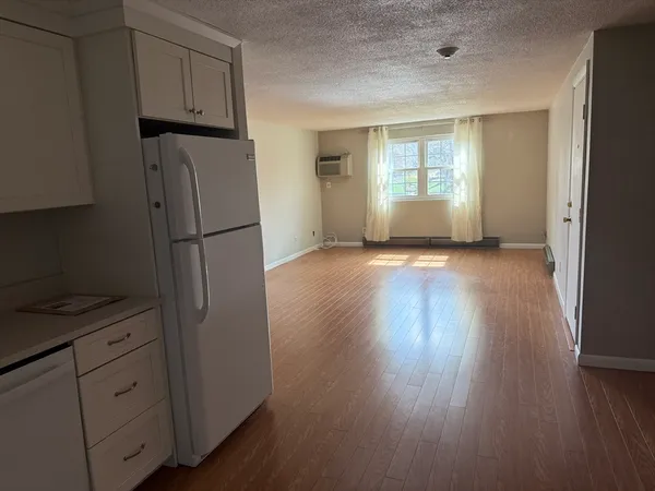 $2,400 | 91 Pleasant Street, Unit D6, Medfield, MA 02052