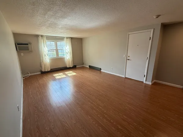 $2,400 | 91 Pleasant Street, Unit D6, Medfield, MA 02052