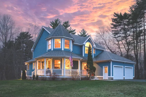 $995,000 | 38 McIntosh Way, Greenland, NH 03840