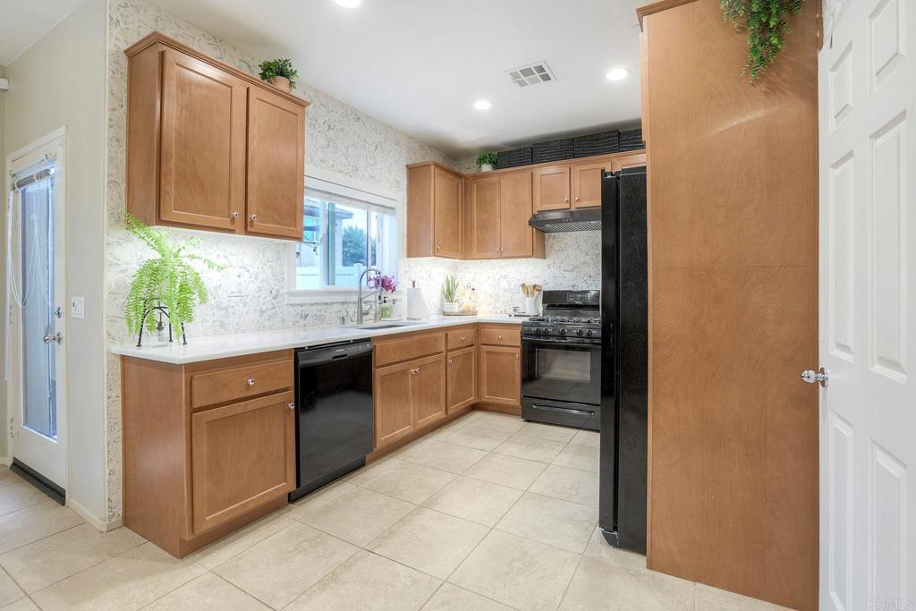 35262 Persano Place Fallbrook, CA 92028 - Photo 16 of 39