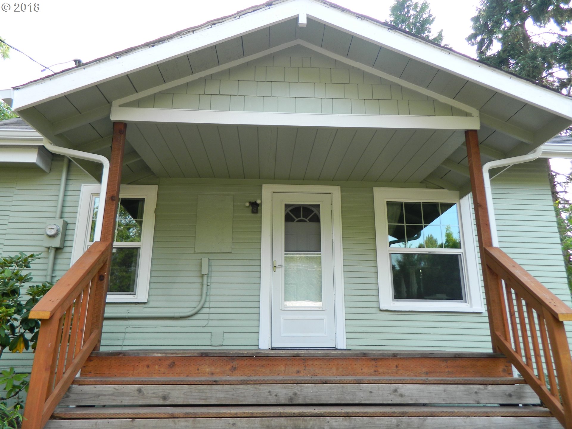 38323 Wheeler Road Dexter, OR 97431 - Photo 15 of 32 a front view of a house with a yard
