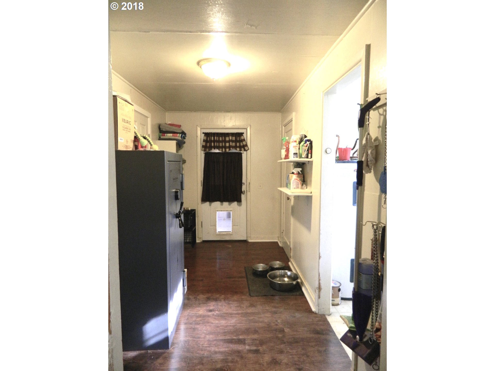 38323 Wheeler Road Dexter, OR 97431 - Photo 31 of 32 a view of a hallway with a living room