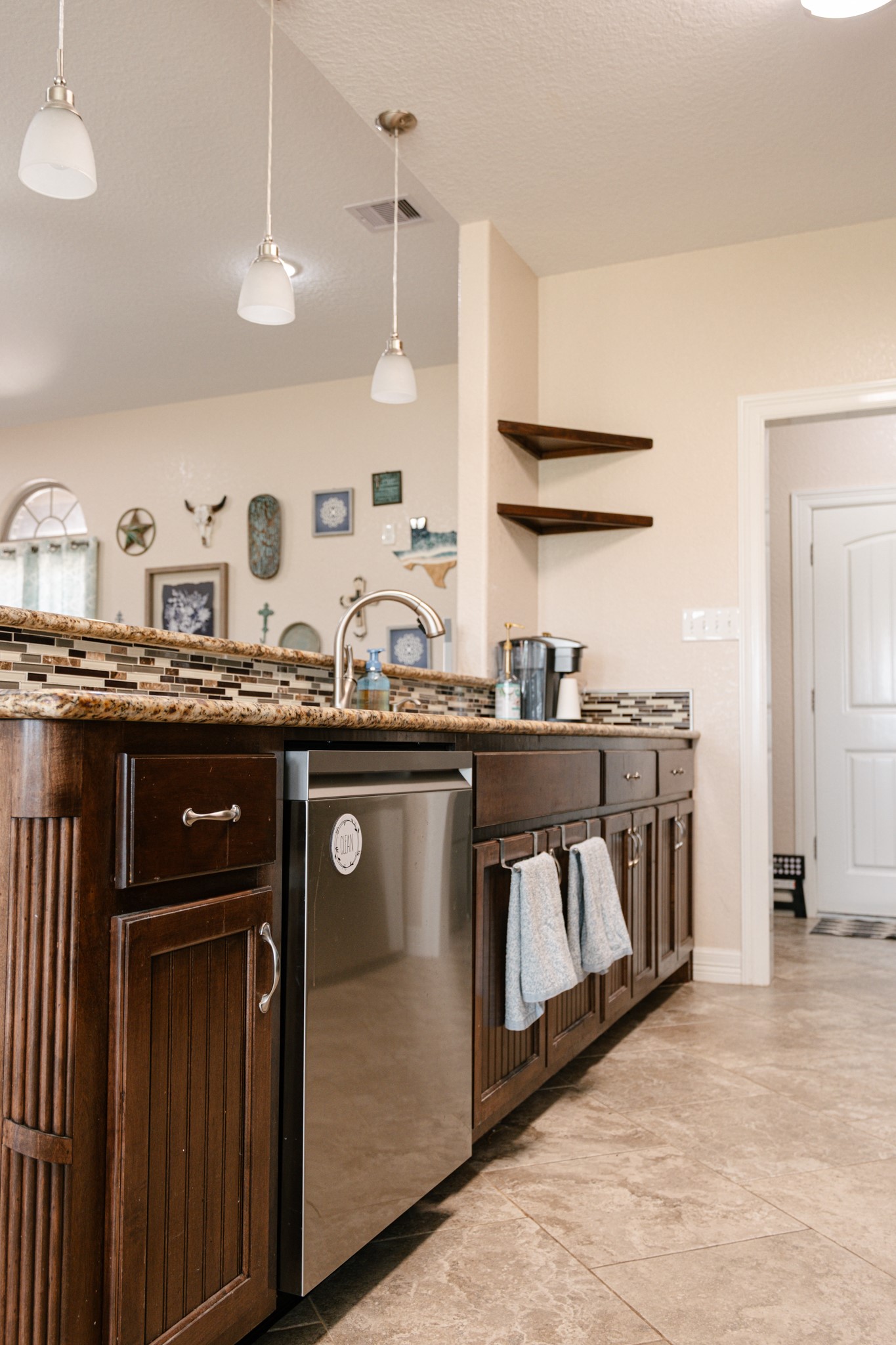 722 Bunkhouse Trail Angleton, TX 77515 - Photo 7 of 28 Gallery Image 7