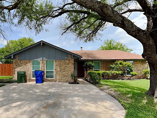 $300,000 | 702 Redbud Drive, Forney, TX 75126