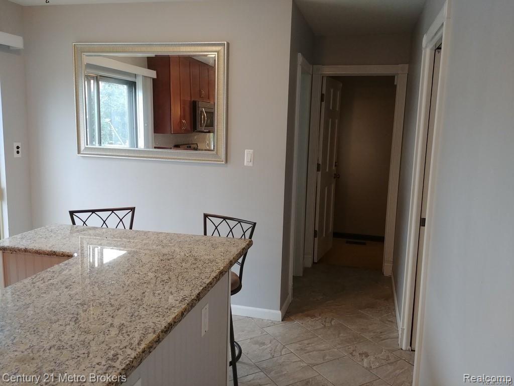 32250 Baintree Road Farmington Hills, MI 48334 - Photo 20 of 23