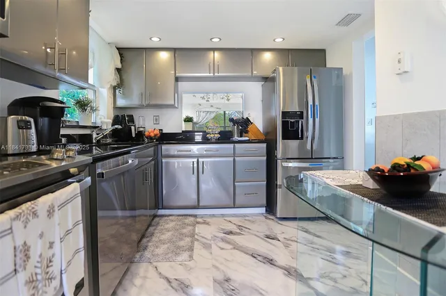 $3,000 | 6570 Royal Palm Boulevard, Unit 301J, Margate, FL 33063