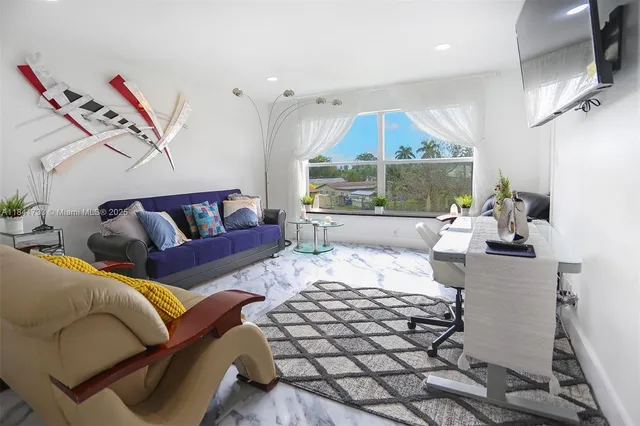 $3,000 | 6570 Royal Palm Boulevard, Unit 301J, Margate, FL 33063