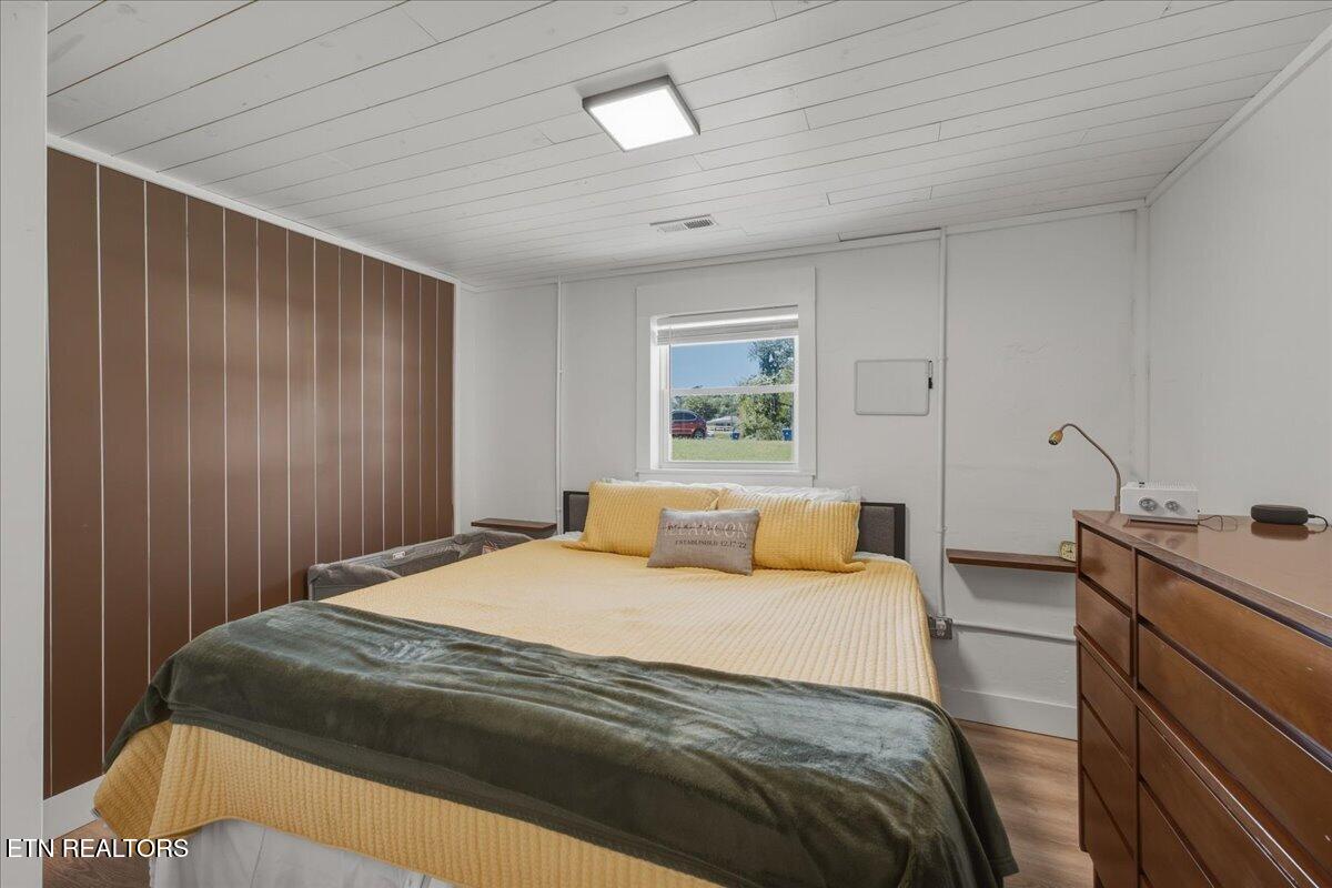 115 Pratt Lane Oak Ridge, TN 37830 - Photo 13 of 32 14-Bedroom 1